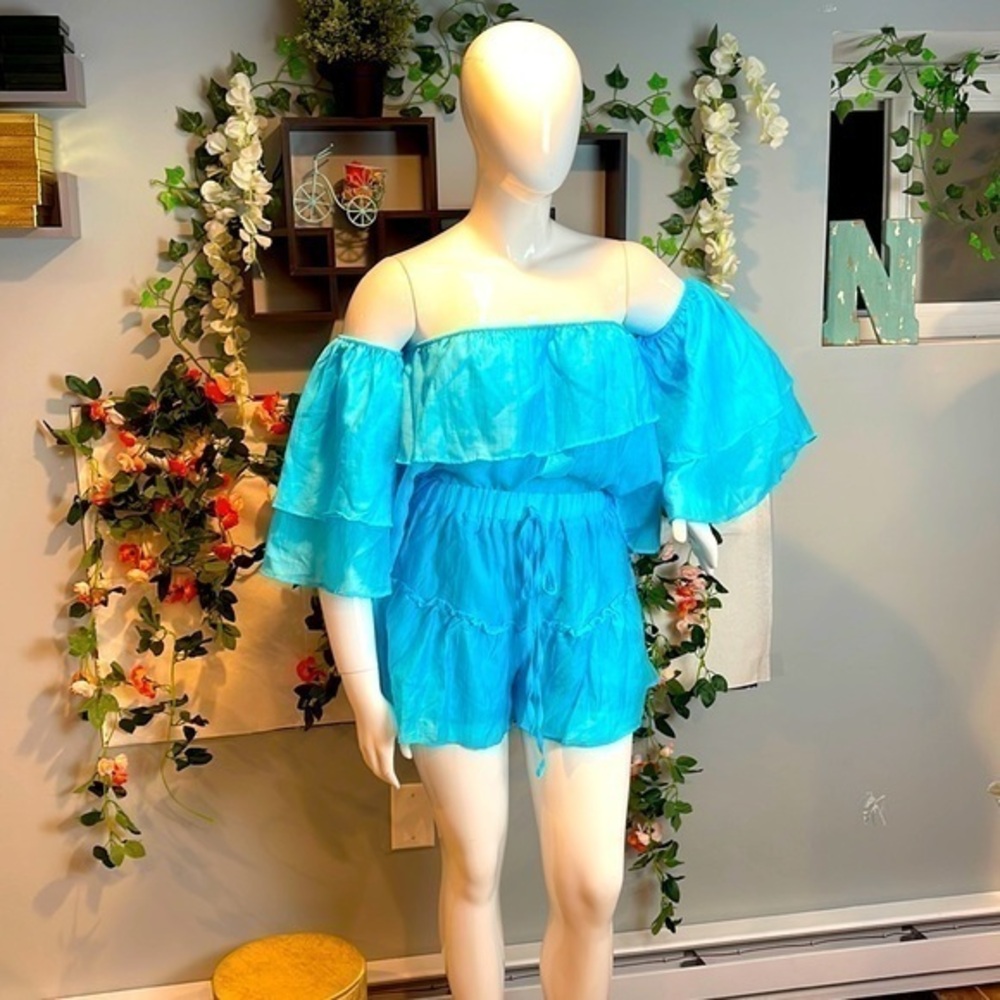 Turquoise  Off‎ Shoulder Tiered Ruffled two piece set Size Large RefI028